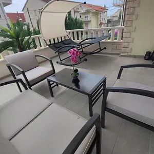 https://split-residence-kastela.splithotels.org